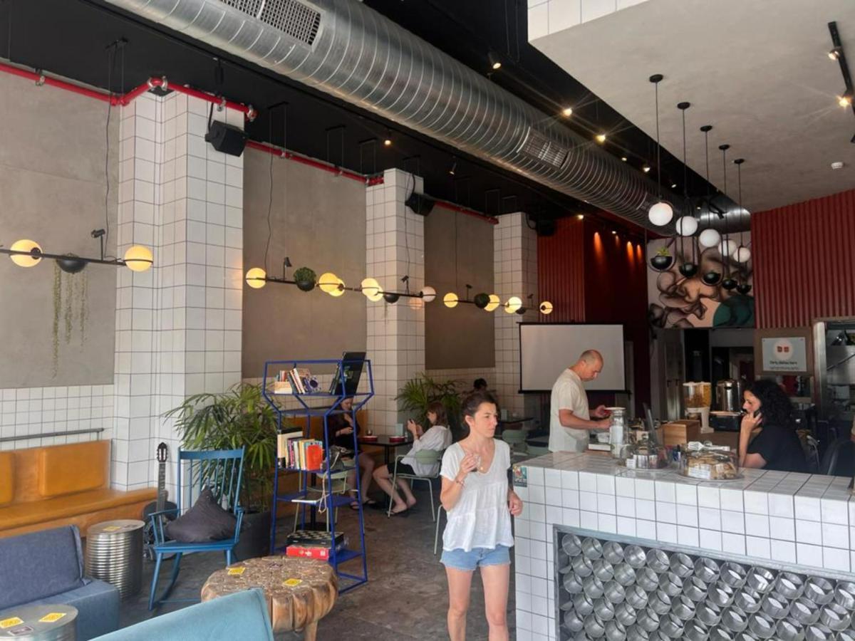 Gia Dormitory Hostel Тел Авив Екстериор снимка
